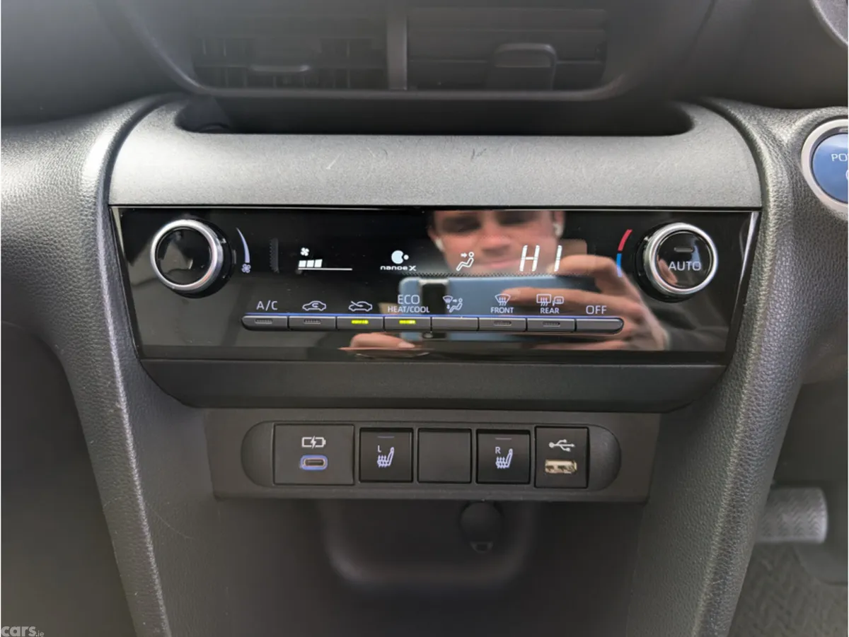 Toyota Yaris Cross Hatchback, Petrol Hybrid, 2023, Black