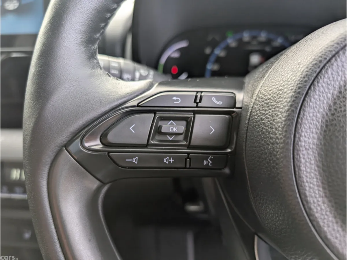 Toyota Yaris Cross Hatchback, Petrol Hybrid, 2023, Black