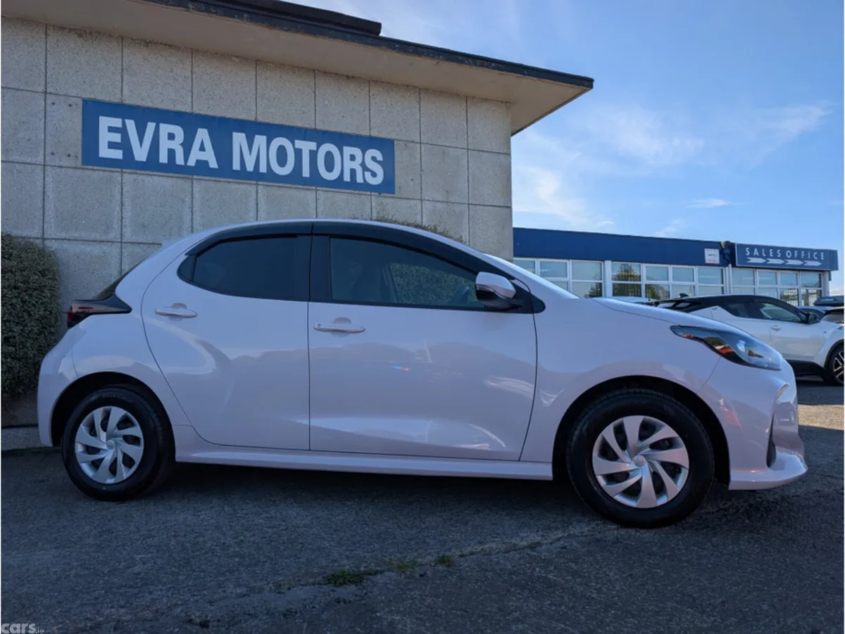 Toyota Yaris Hatchback, Petrol Hybrid, 2023, Pink