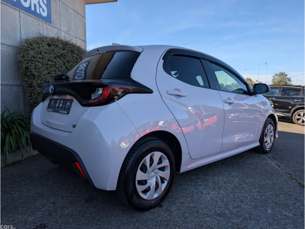 Toyota Yaris Hatchback, Petrol Hybrid, 2023, Pink