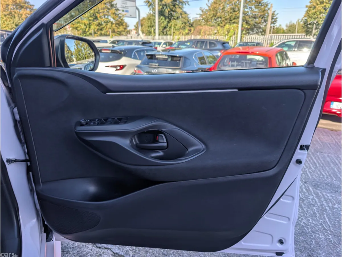 Toyota Yaris Hatchback, Petrol Hybrid, 2023, Pink
