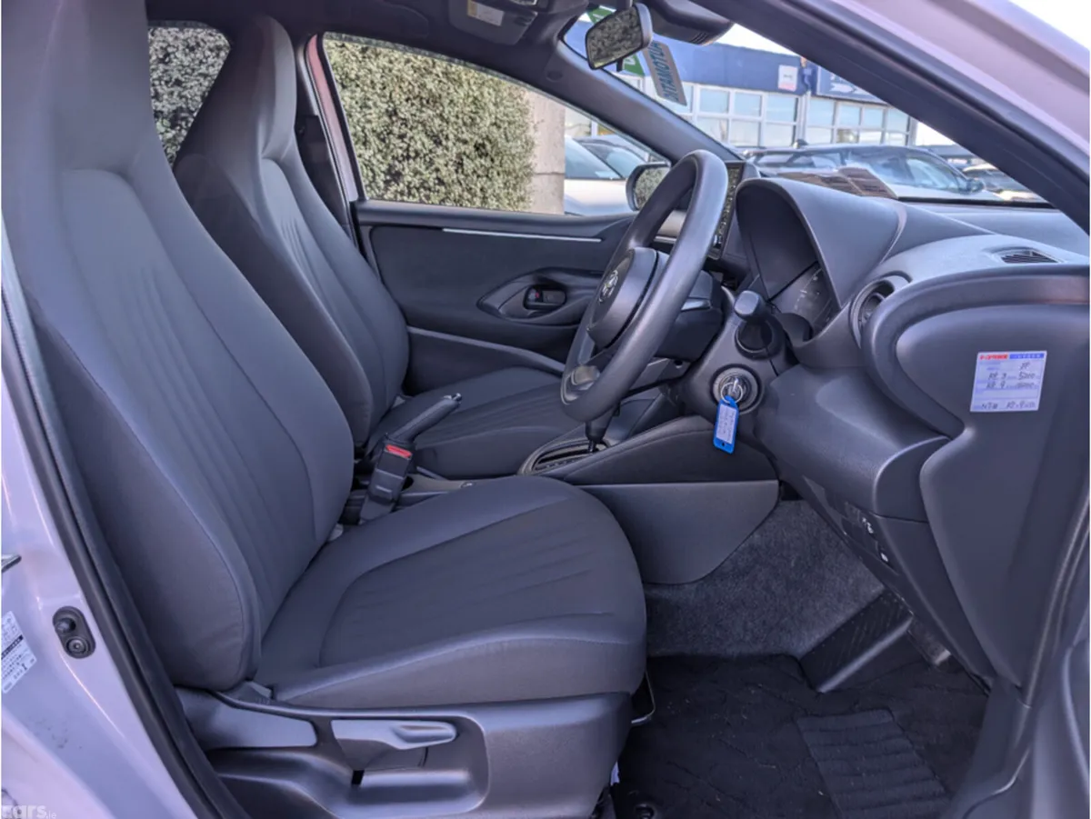 Toyota Yaris Hatchback, Petrol Hybrid, 2023, Pink