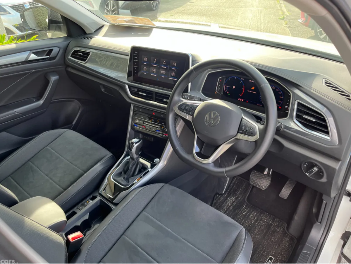 Volkswagen T-Roc SUV, Diesel, 2023, White