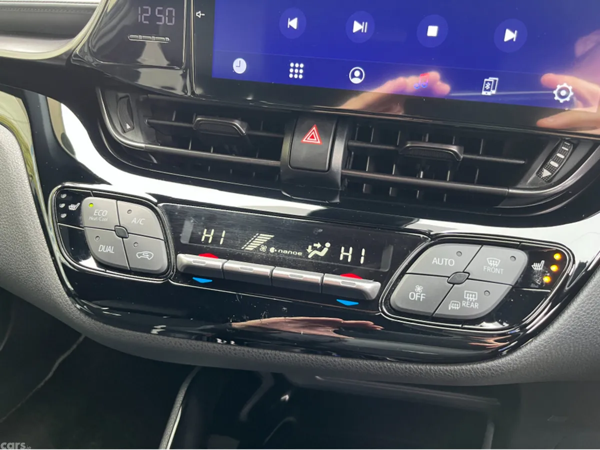 Toyota C-HR SUV, Petrol Hybrid, 2021, White