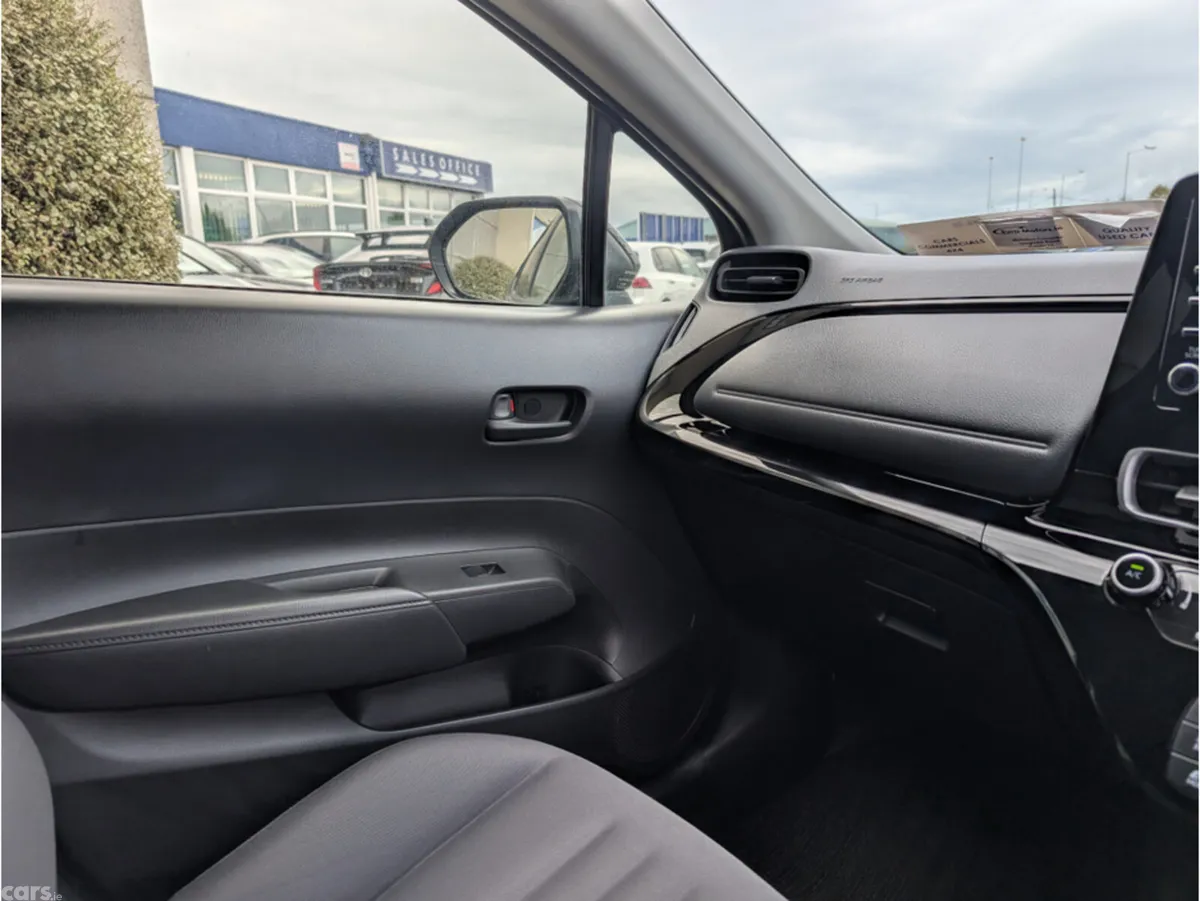 Toyota Aqua Hatchback, Petrol Hybrid, 2022, Black