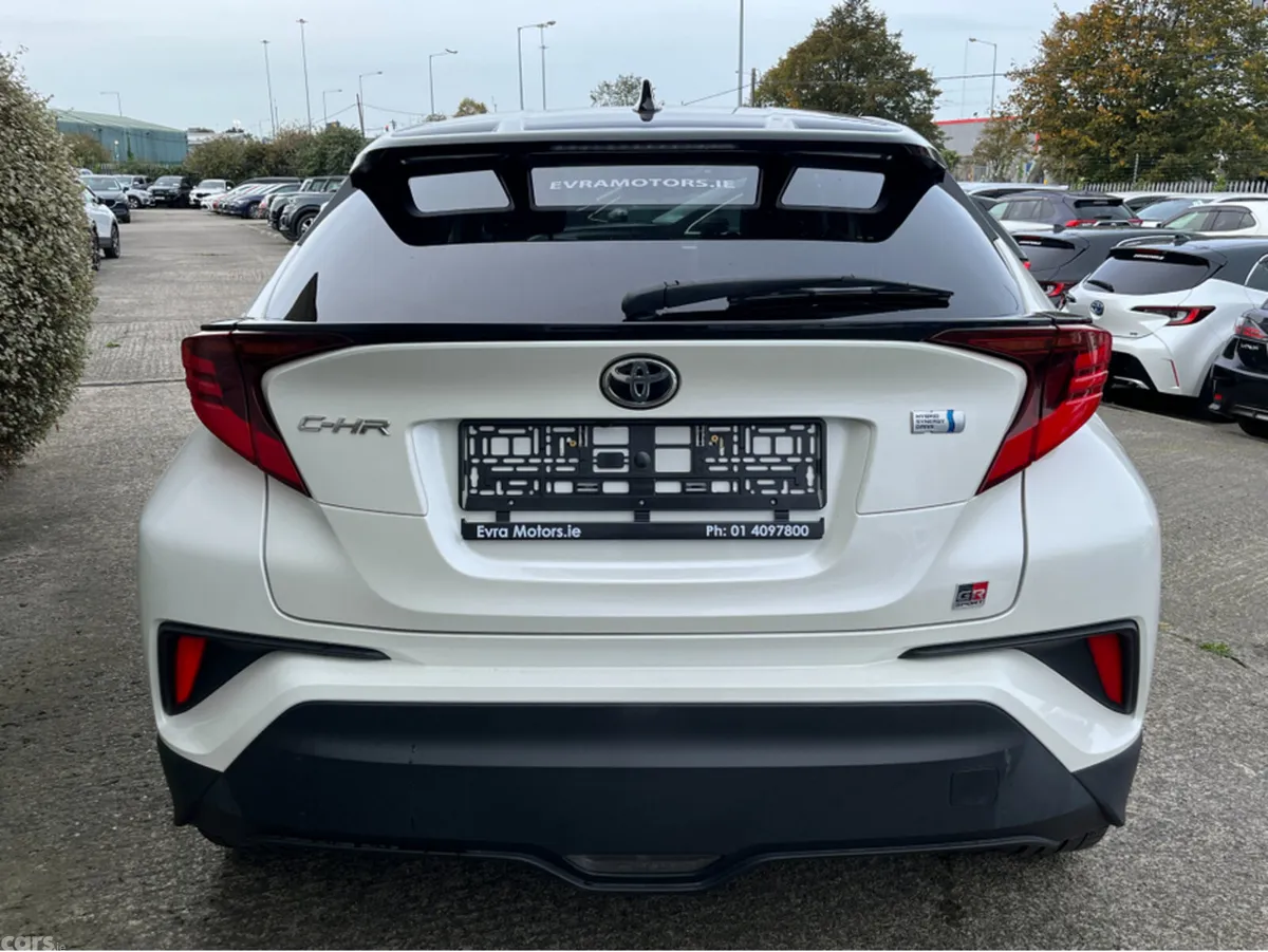 Toyota C-HR SUV, Petrol Hybrid, 2021, White