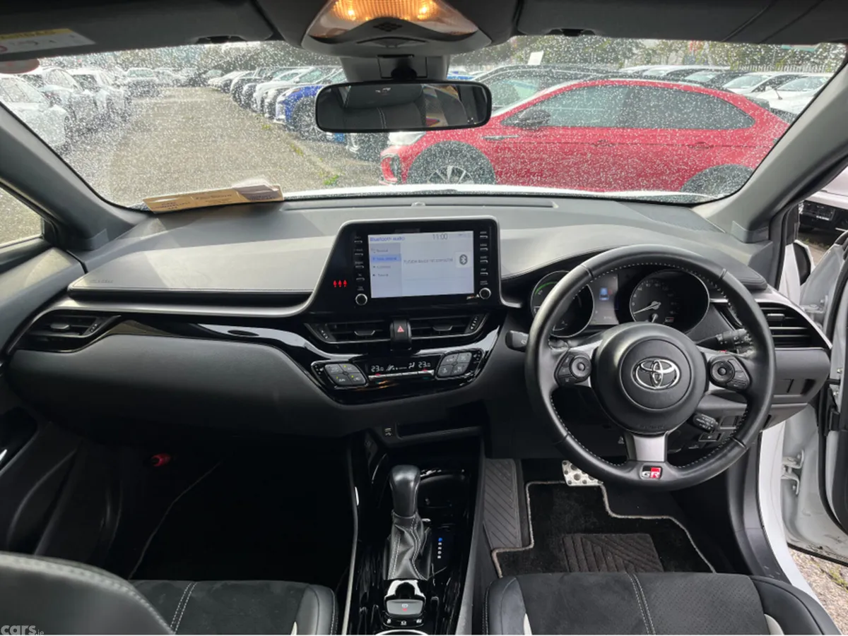 Toyota C-HR SUV, Petrol Hybrid, 2022, White