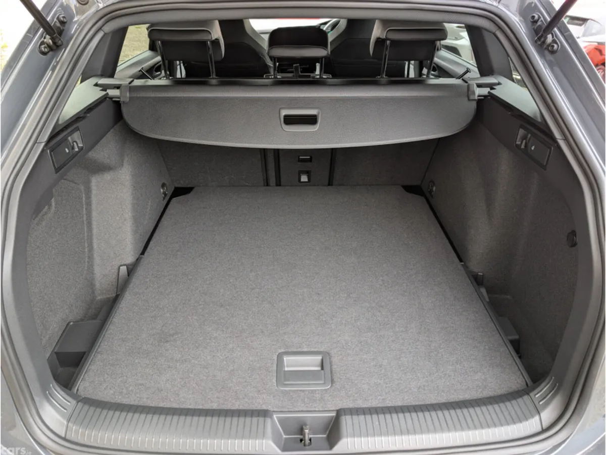 Volkswagen Golf Estate, Petrol, 2024, Grey