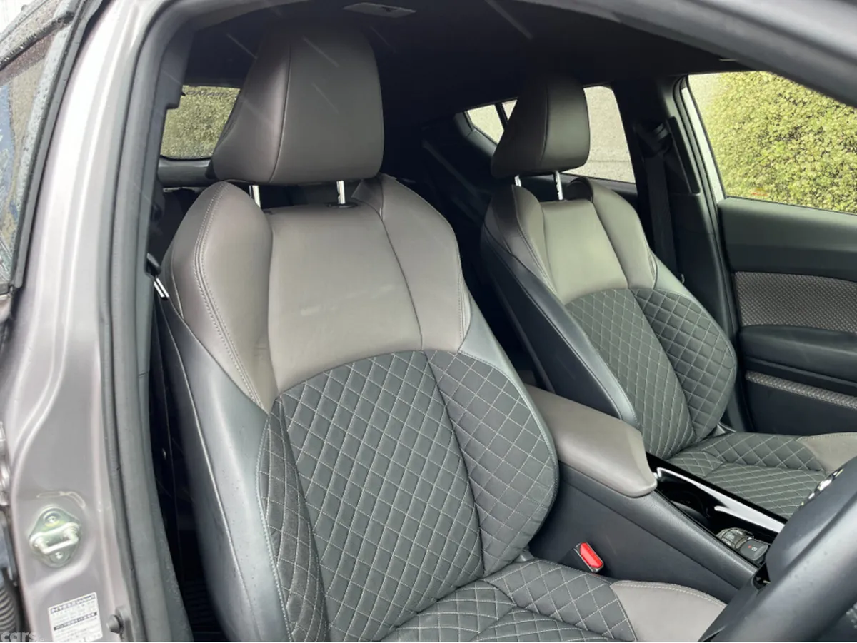 Toyota C-HR SUV, Petrol Hybrid, 2019, Grey