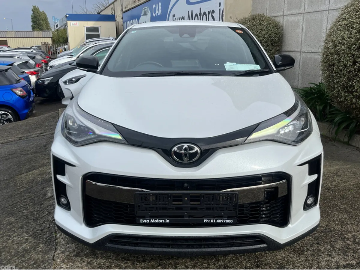 Toyota C-HR SUV, Petrol Hybrid, 2022, White