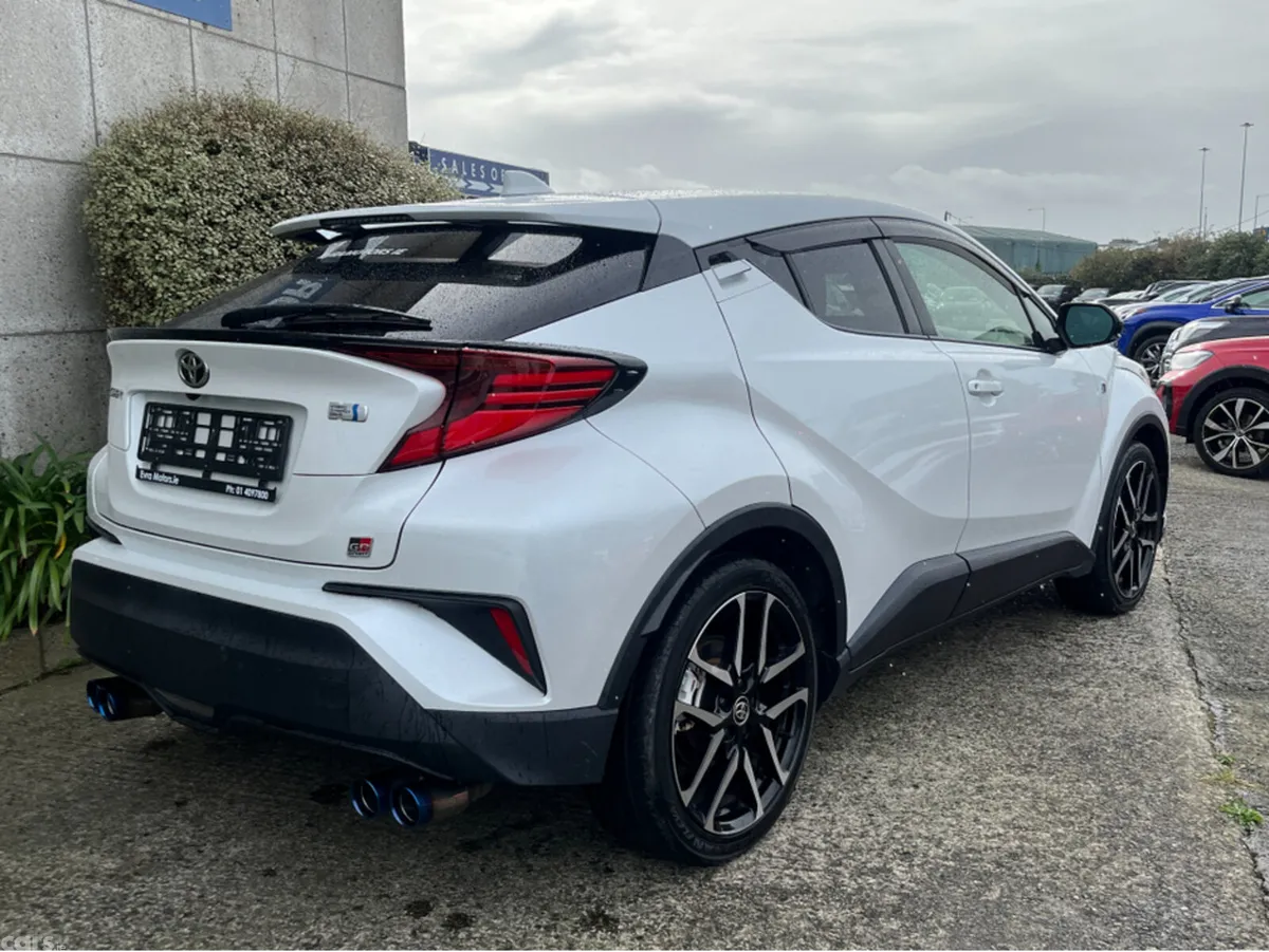 Toyota C-HR SUV, Petrol Hybrid, 2022, White