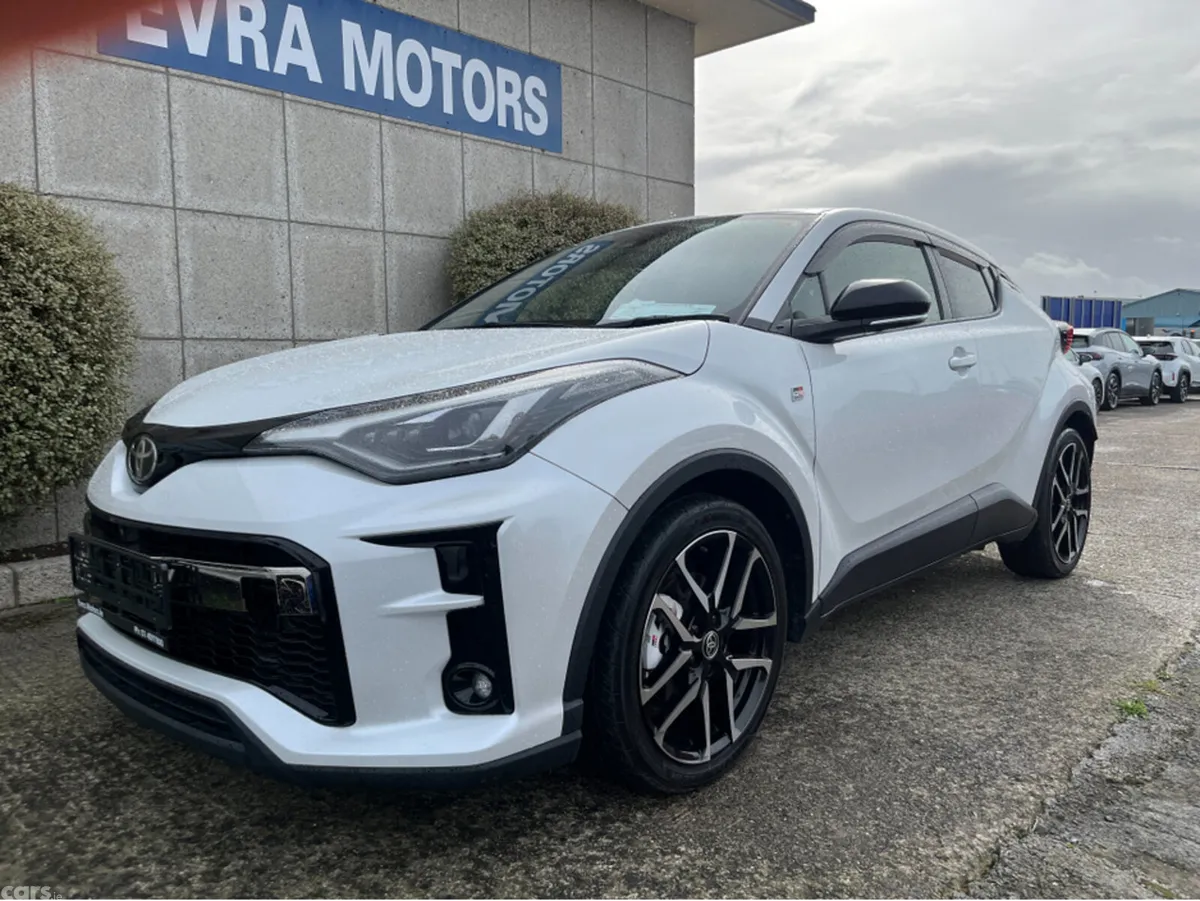 Toyota C-HR SUV, Petrol Hybrid, 2022, White