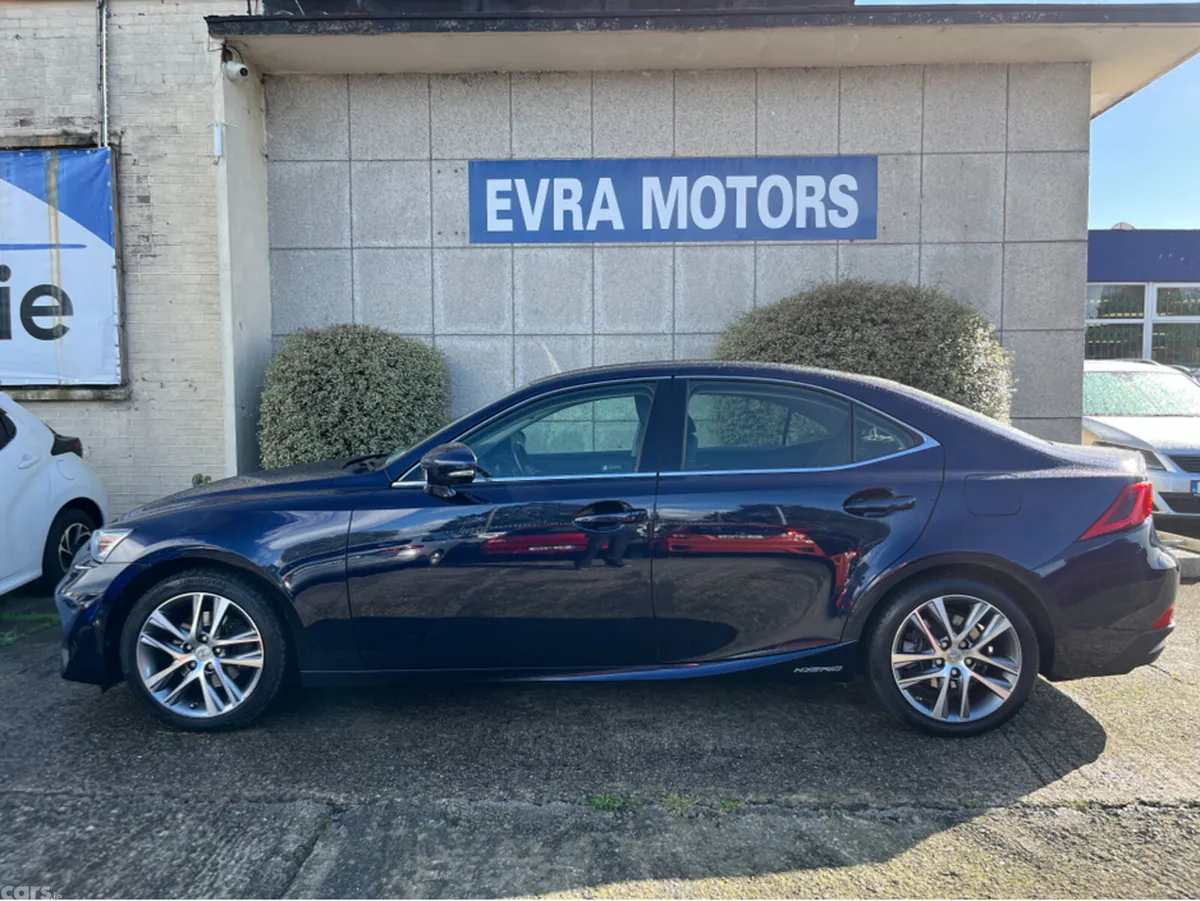 Lexus IS Saloon, Petrol Hybrid, 2017, Blue