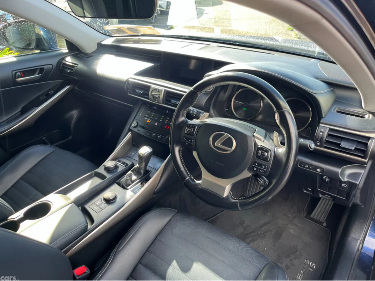 Lexus IS Saloon, Petrol Hybrid, 2017, Blue