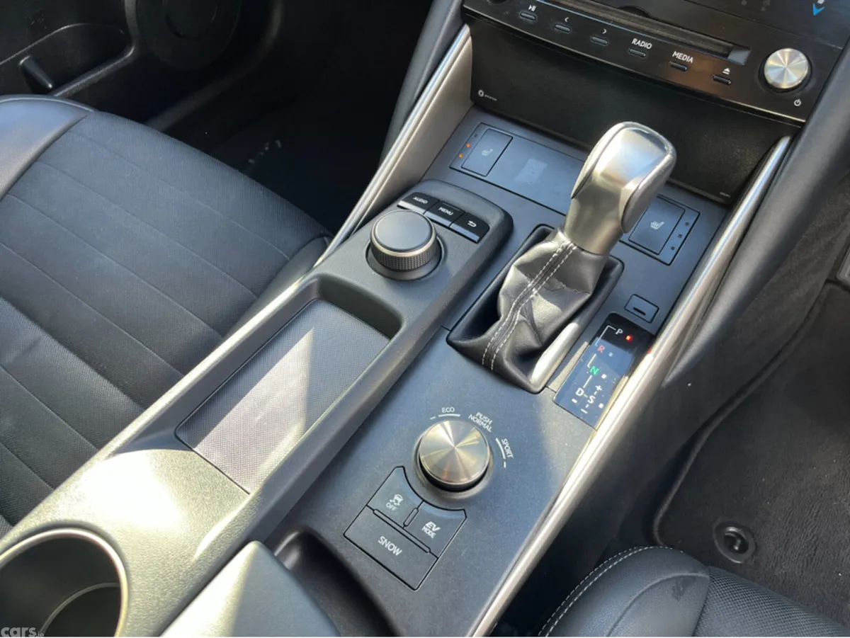 Lexus IS Saloon, Petrol Hybrid, 2017, Blue