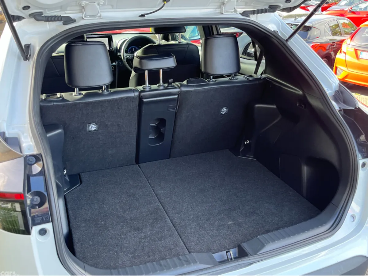 Toyota Yaris Cross SUV, Petrol Hybrid, 2024, White