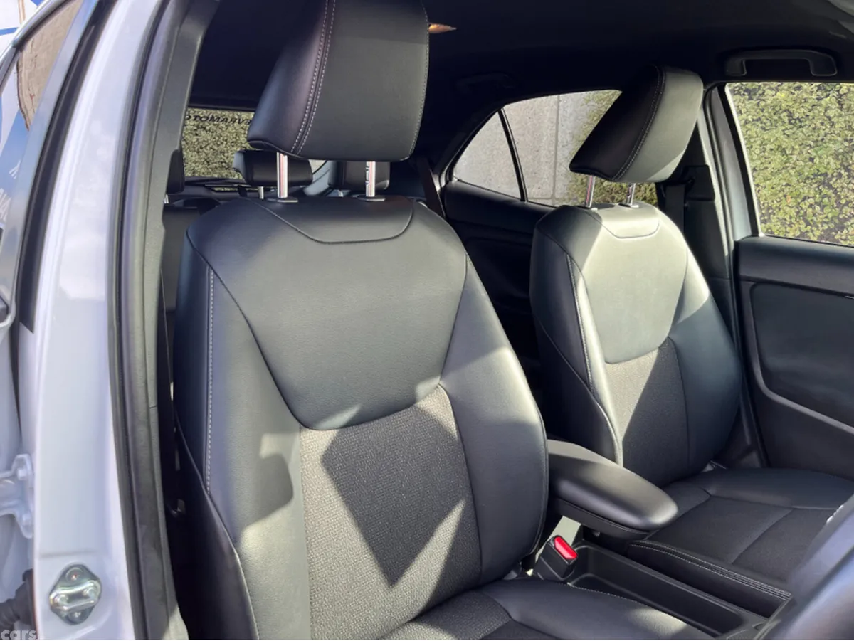 Toyota Yaris Cross SUV, Petrol Hybrid, 2024, White