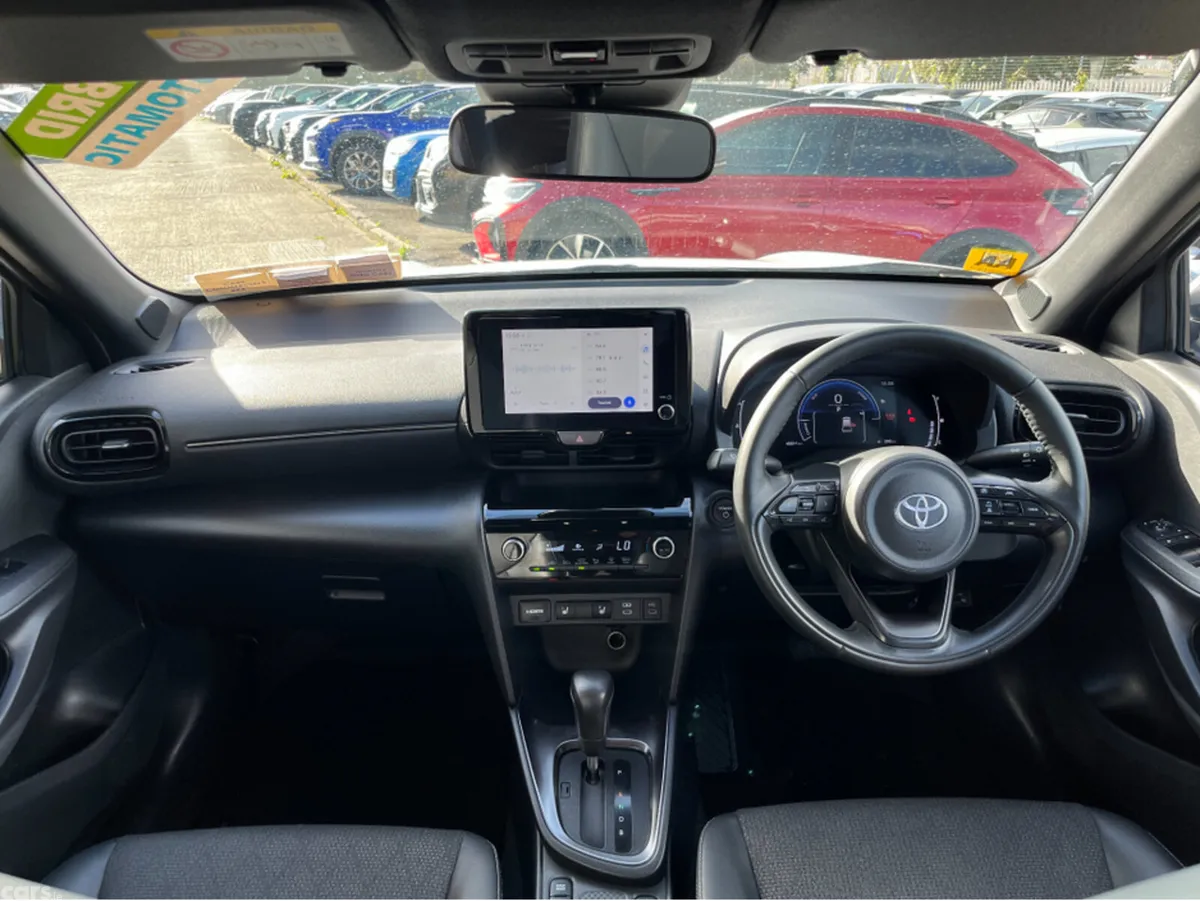 Toyota Yaris Cross SUV, Petrol Hybrid, 2024, White