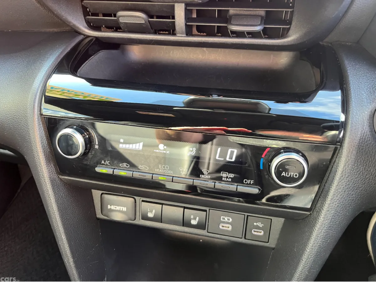 Toyota Yaris Cross SUV, Petrol Hybrid, 2024, White