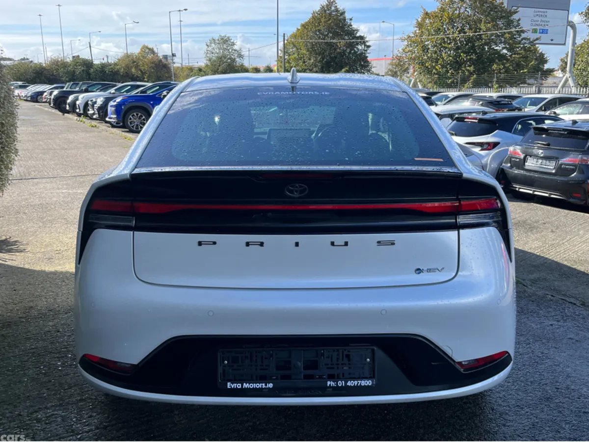 Toyota Prius Saloon, Petrol Hybrid, 2023, White