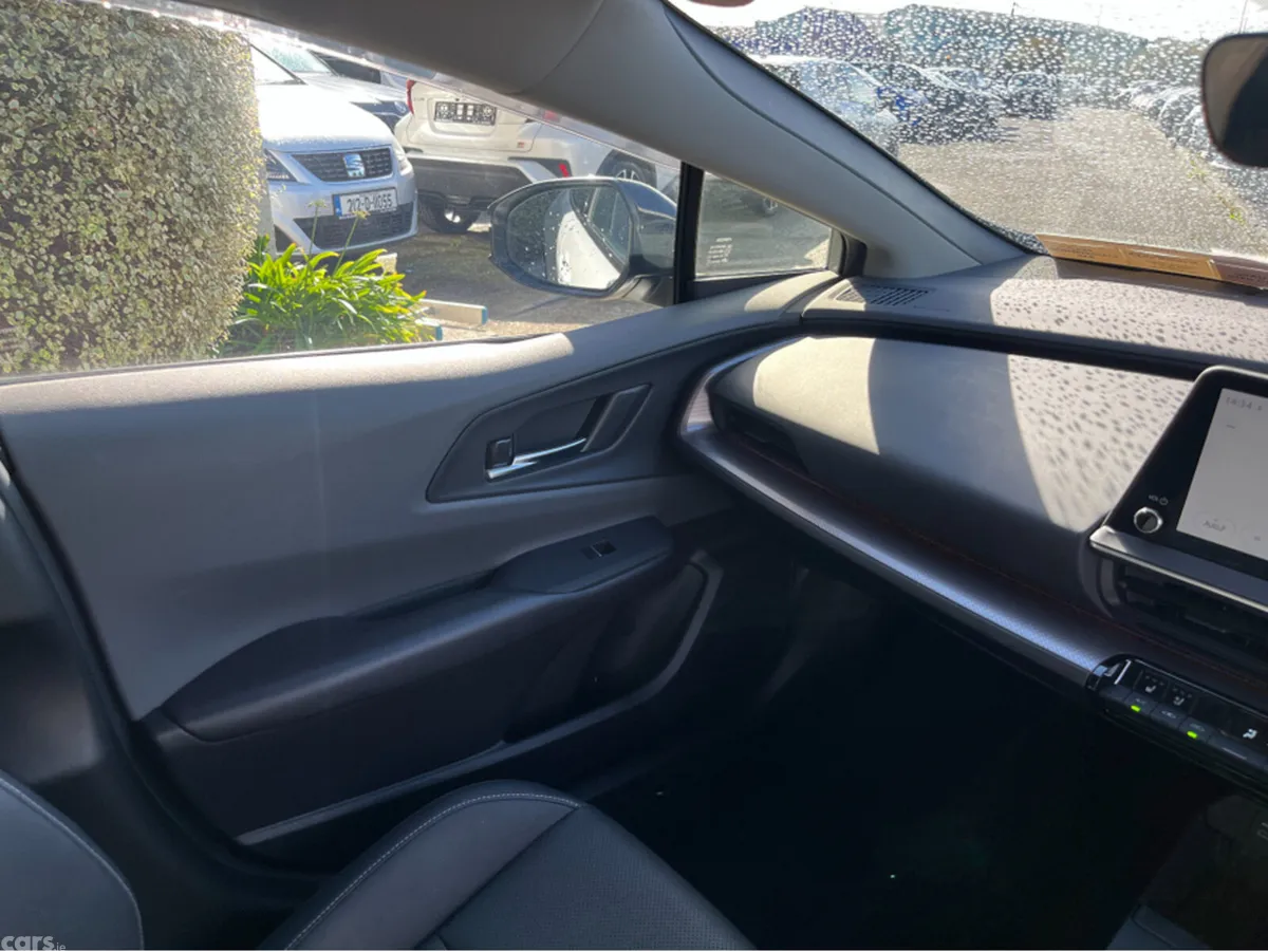 Toyota Prius Saloon, Petrol Hybrid, 2023, White