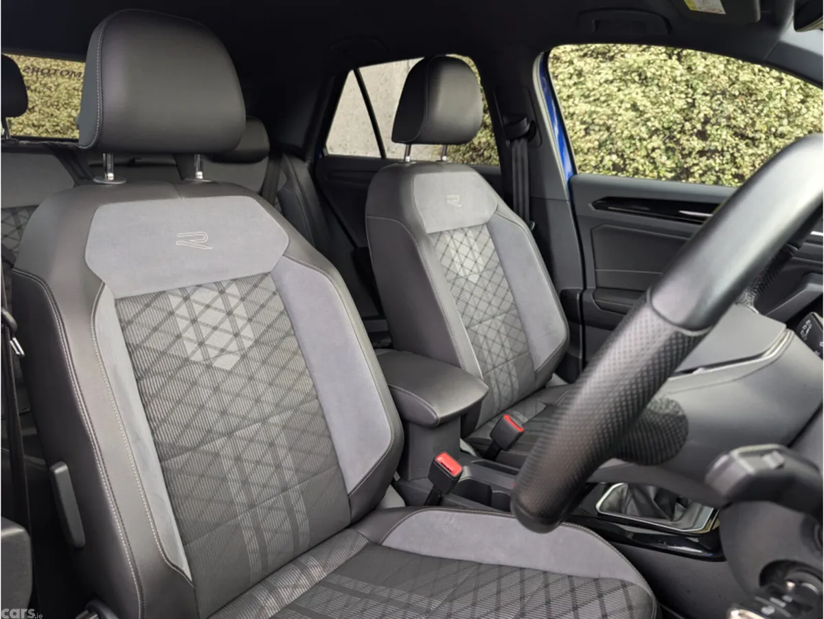 Volkswagen T-Roc SUV, Petrol, 2023, Blue