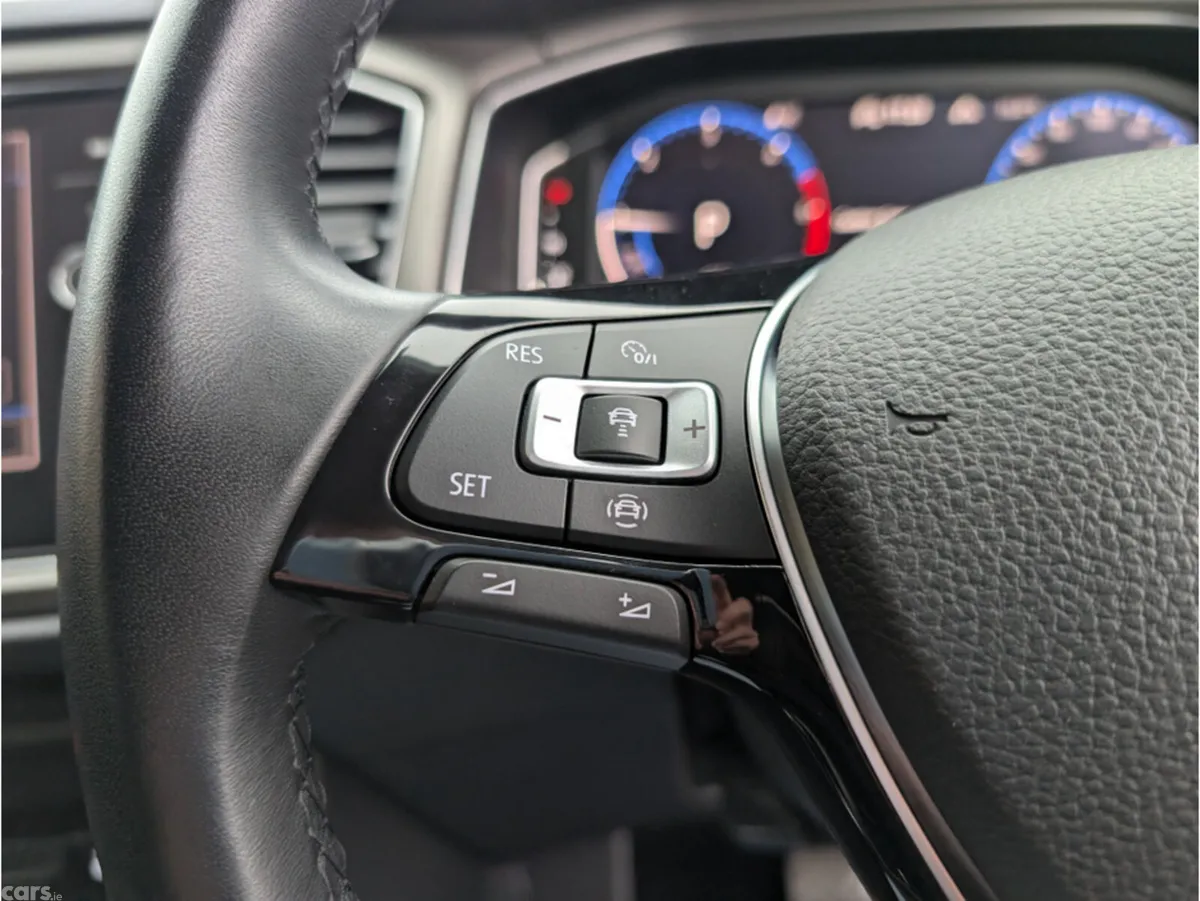 Volkswagen T-Roc SUV, Diesel, 2021, Blue