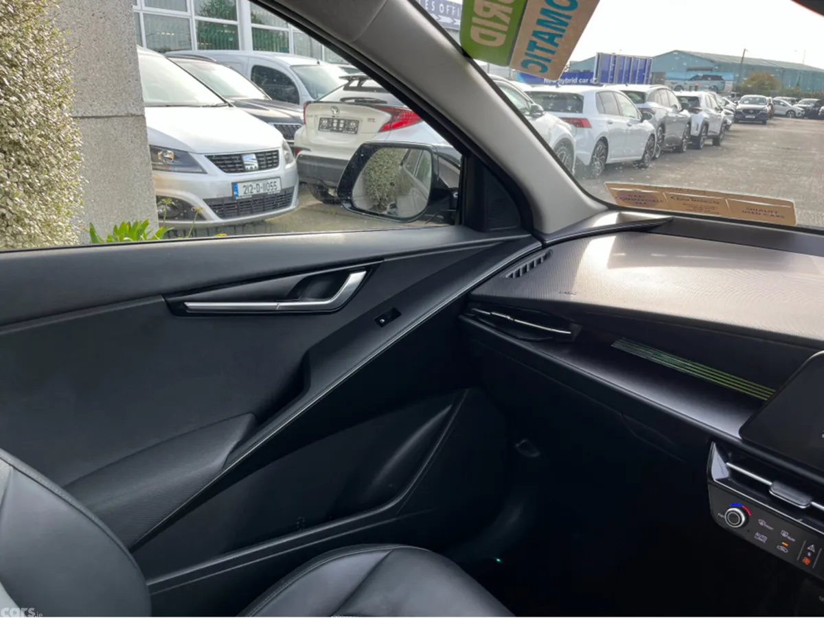Kia Niro SUV, Petrol Hybrid, 2024, Black