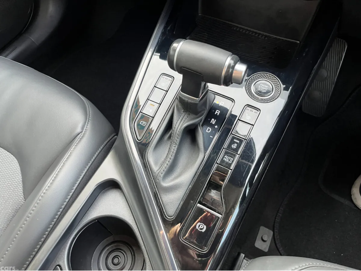 Kia Niro SUV, Petrol Hybrid, 2024, Black
