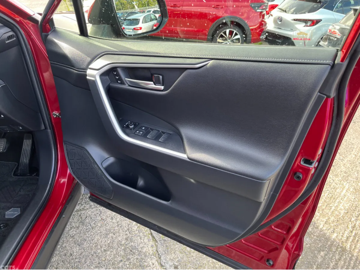 Toyota RAV4 SUV, Petrol Hybrid, 2022, Red