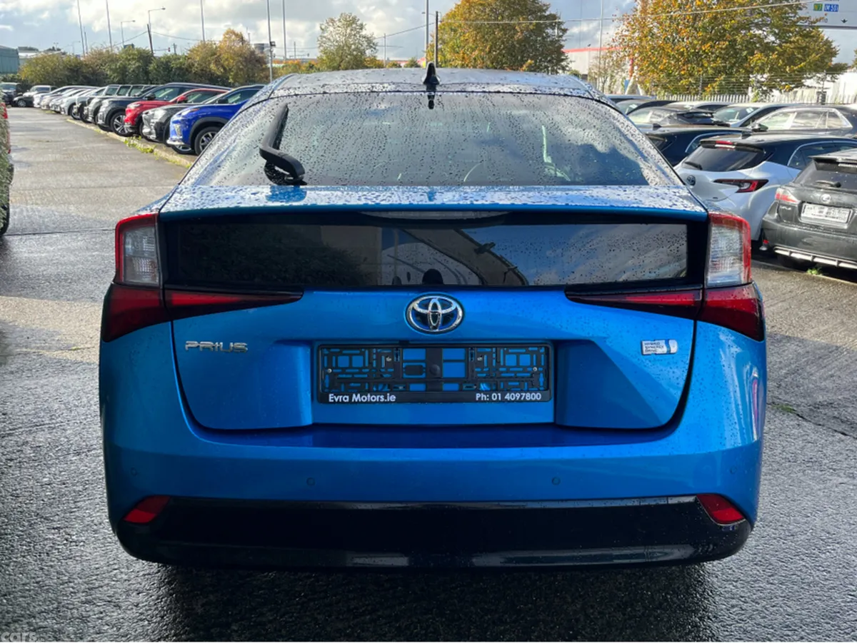 Toyota Prius Saloon, Petrol Hybrid, 2019, Blue