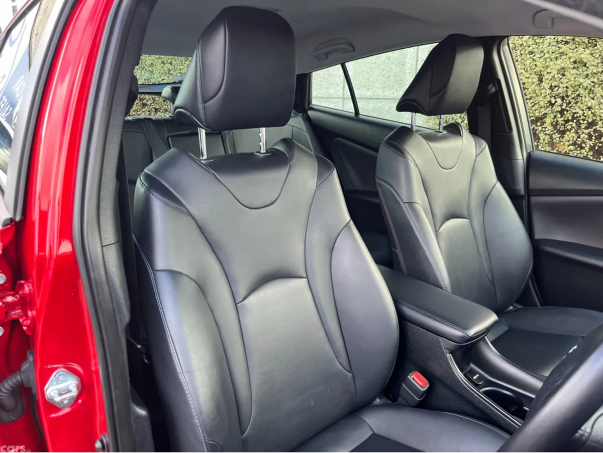 Toyota Prius Saloon, Petrol Hybrid, 2020, Red