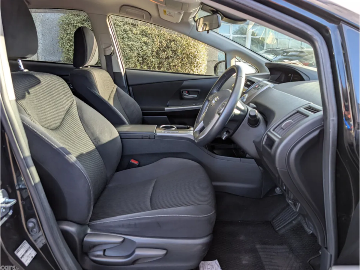 Toyota Prius MPV, Petrol Hybrid, 2018, Black