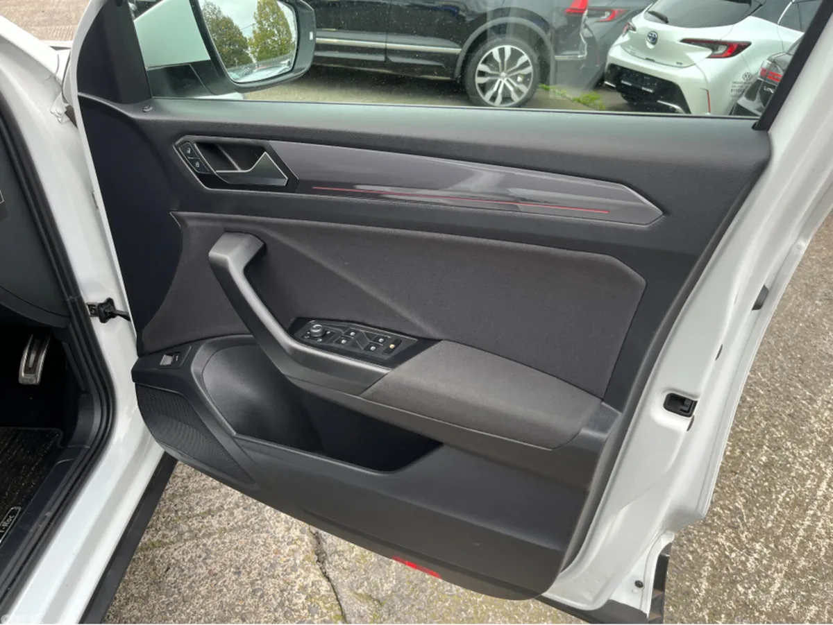 Volkswagen T-Roc SUV, Diesel, 2021, White