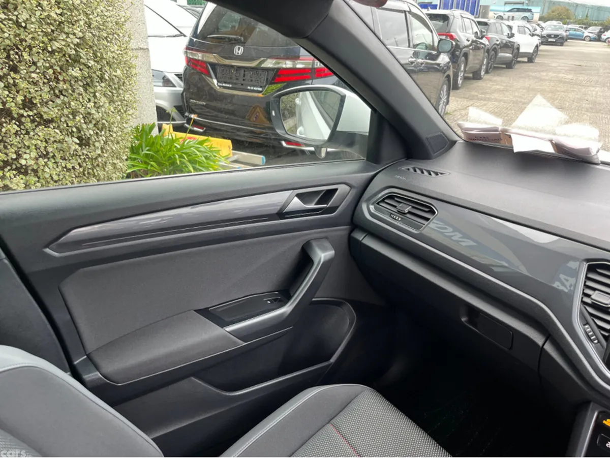 Volkswagen T-Roc SUV, Diesel, 2021, White