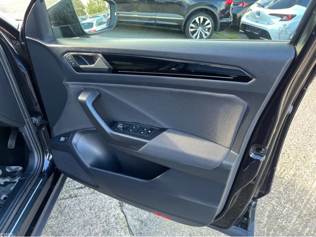 Volkswagen T-Roc SUV, Diesel, 2022, Black