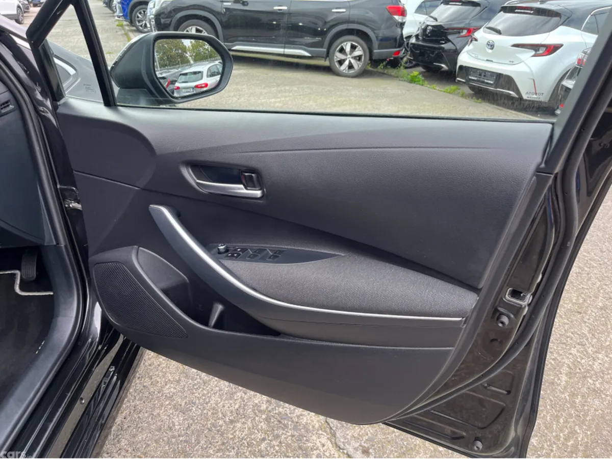 Toyota Corolla Saloon, Petrol Hybrid, 2023, Black