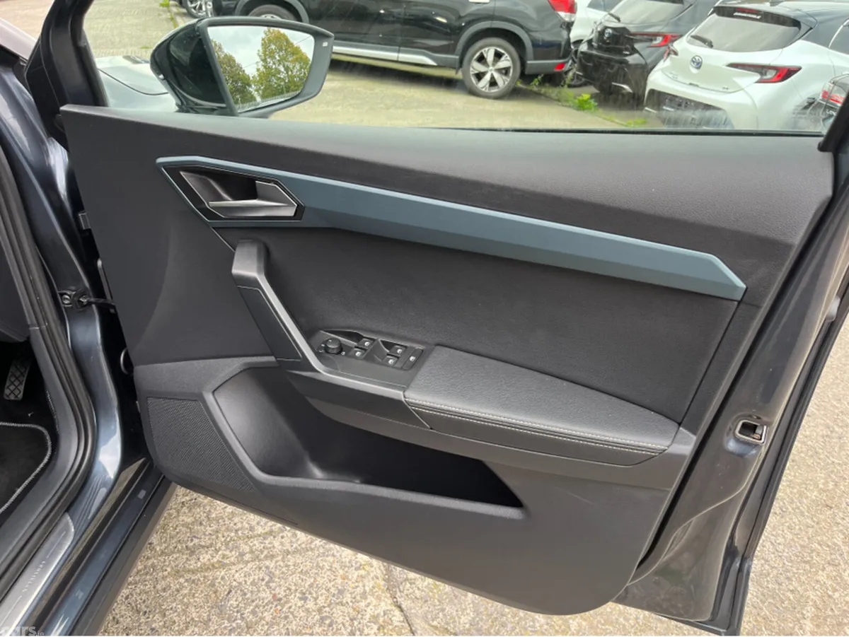 SEAT Arona SUV, Petrol, 2023, Grey