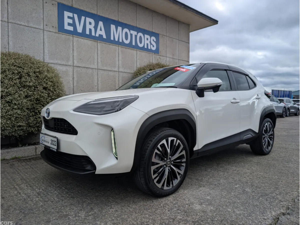 Toyota Yaris Cross Hatchback, Petrol Hybrid, 2022, White