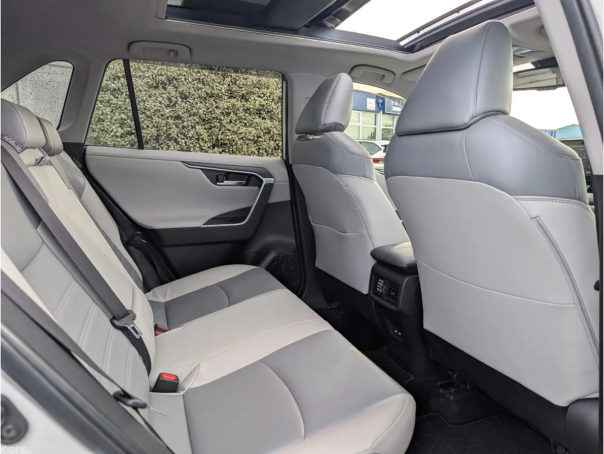 Toyota RAV4 SUV, Petrol Hybrid, 2020, White