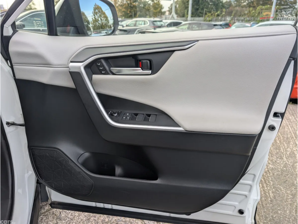 Toyota RAV4 SUV, Petrol Hybrid, 2020, White