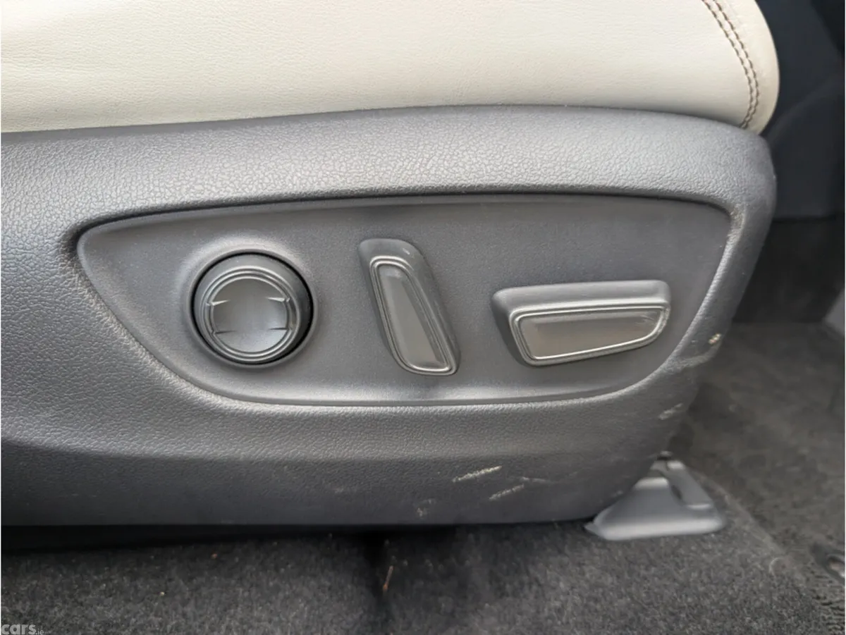 Toyota RAV4 SUV, Petrol Hybrid, 2020, White
