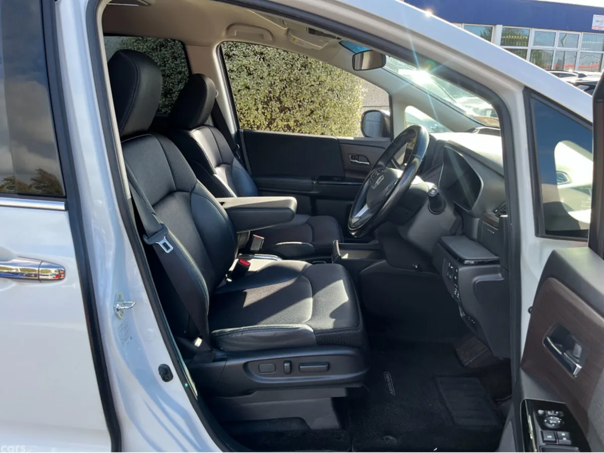 Honda Odyssey MPV, Petrol Hybrid, 2020, White