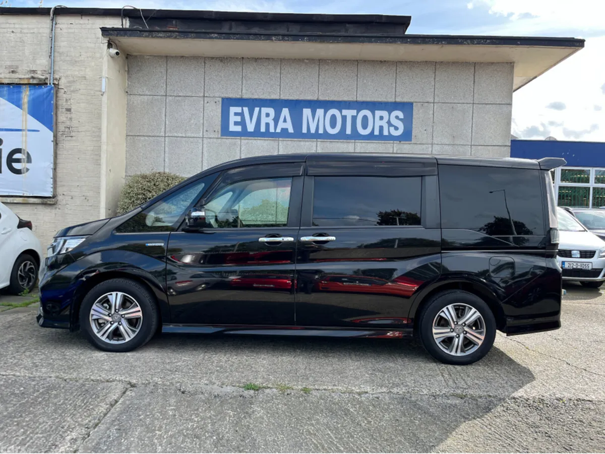 Honda Stepwagon MPV, Petrol Hybrid, 2019, Black