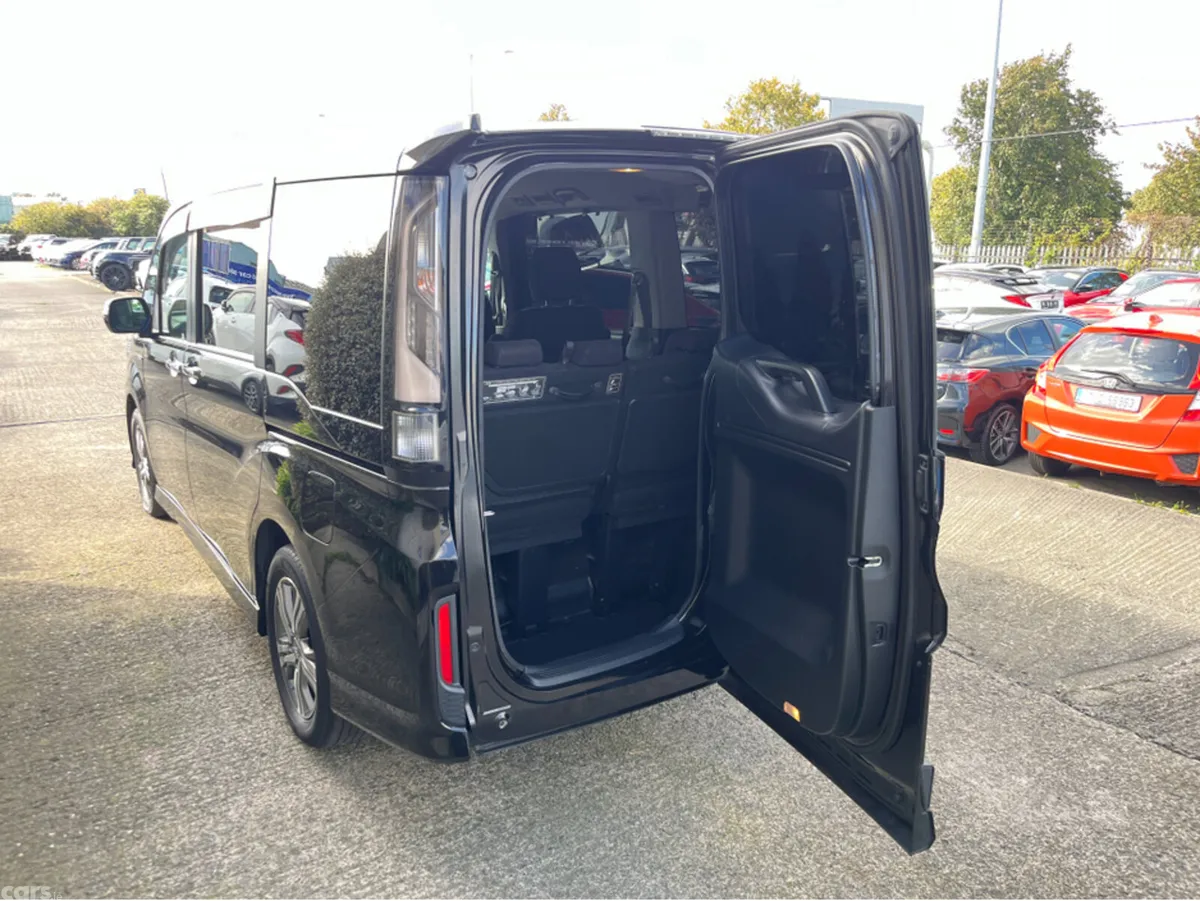 Honda Stepwagon MPV, Petrol Hybrid, 2019, Black