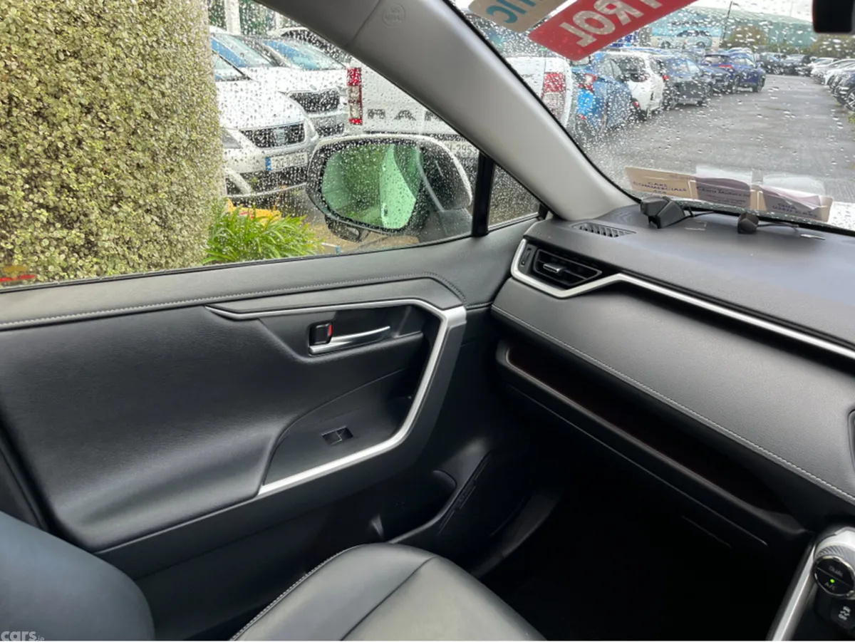 Toyota RAV4 SUV, Petrol Hybrid, 2019, White
