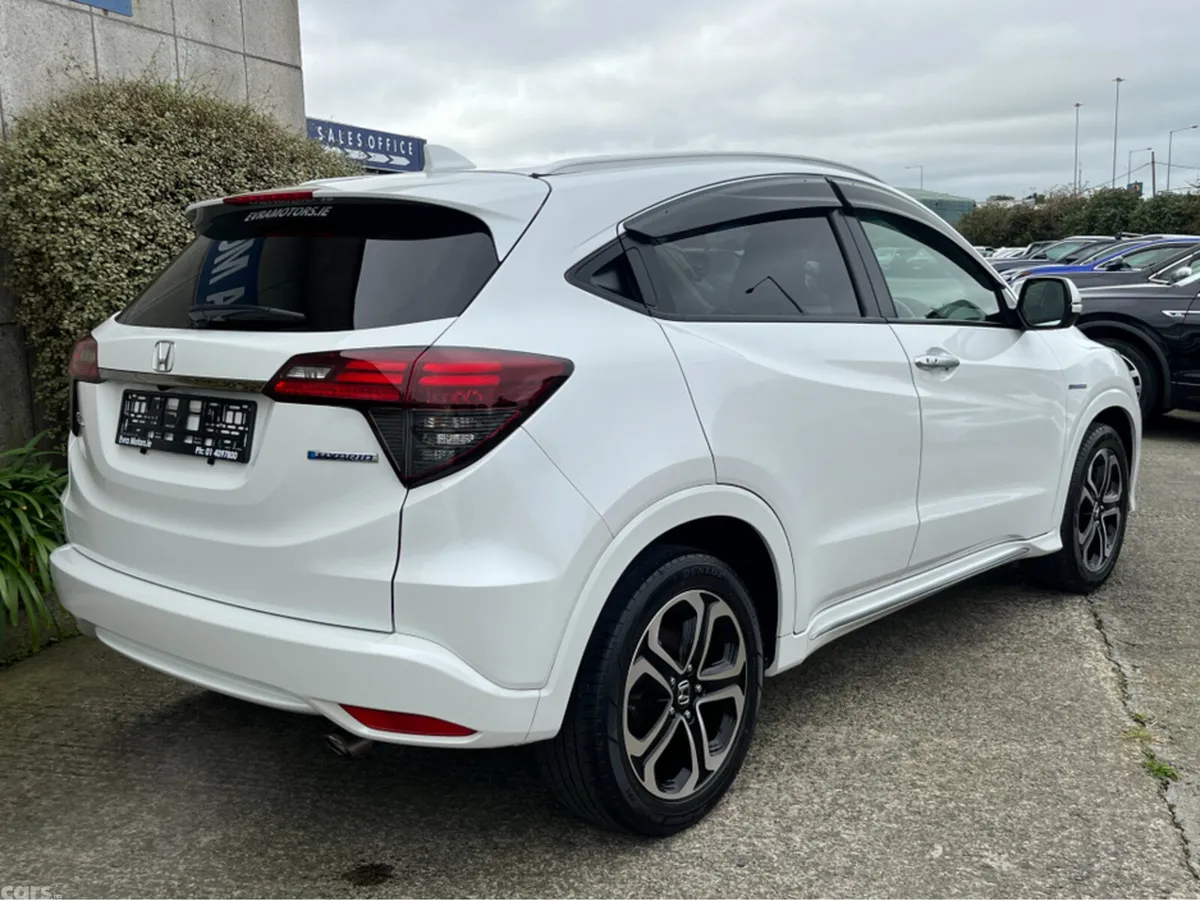 Honda Vezel SUV, Petrol Hybrid, 2021, White