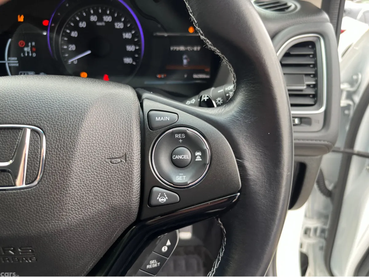 Honda Vezel SUV, Petrol Hybrid, 2021, White