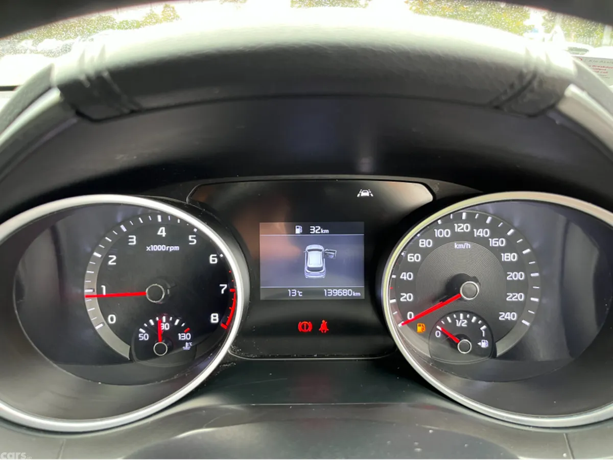Kia Ceed Hatchback, Petrol, 2019, Grey