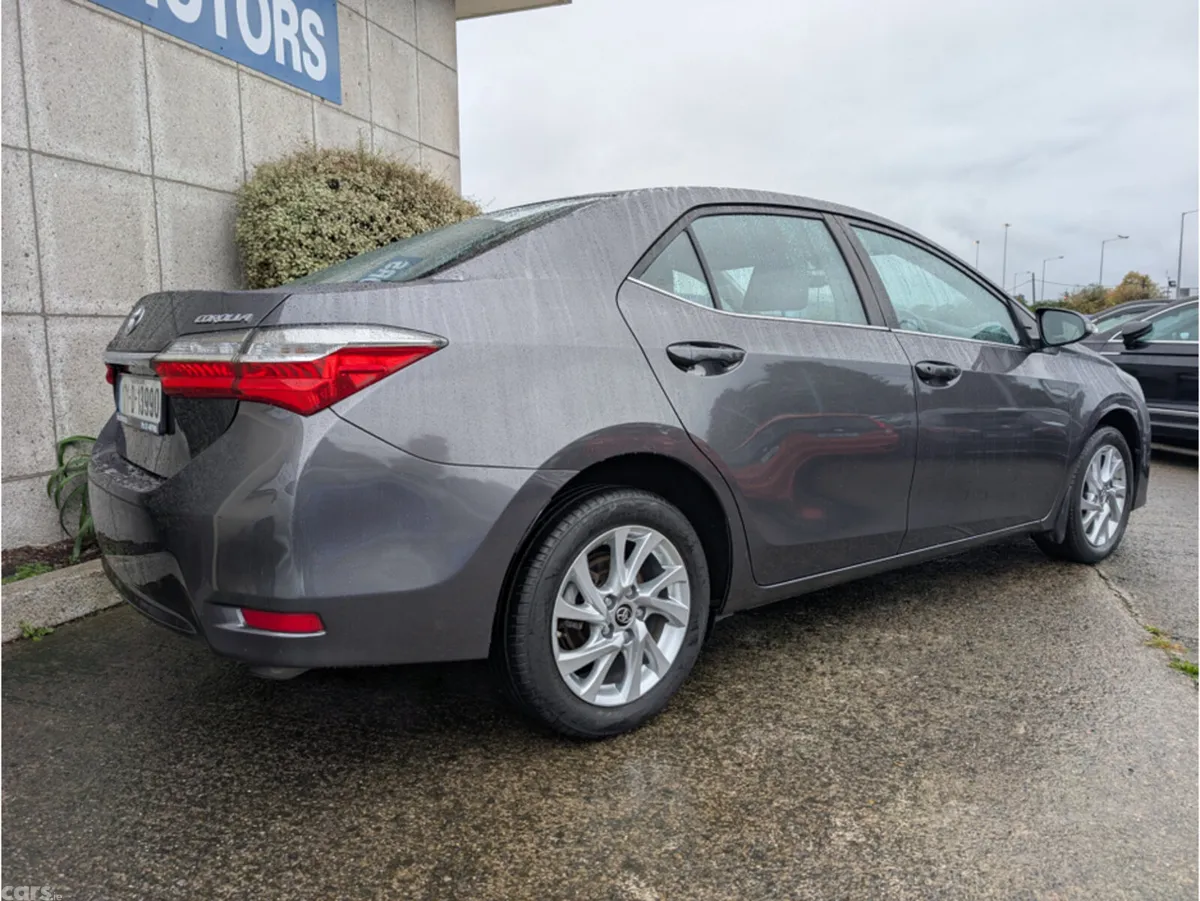Toyota Corolla Saloon, Petrol, 2017, Grey